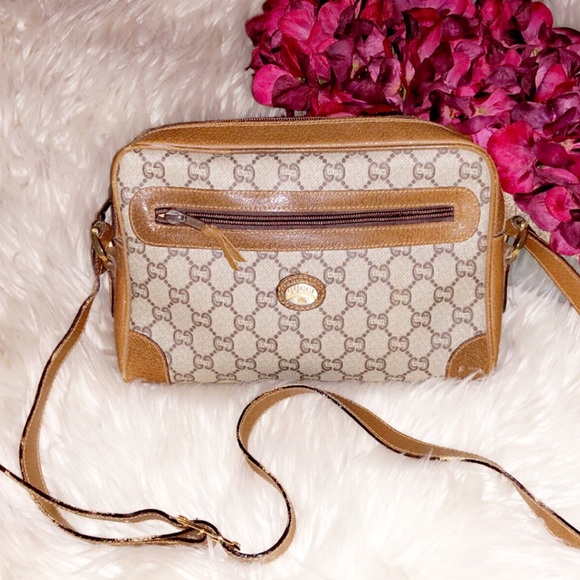 GUCCI PLUS Vintage Monogram Crossbody Bag - Picture 3 of 14
